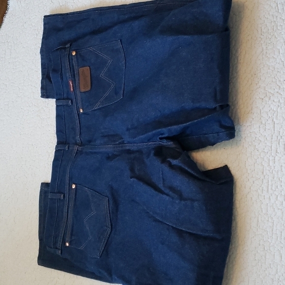 Wrangler 31 Relaxed Fit bootcut jeans - Picture 7 of 8